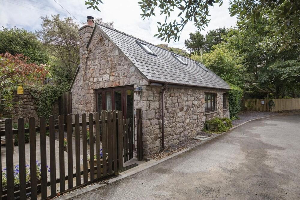 Hill End Barn - 1 Bed Barn Conversion - Llangennith