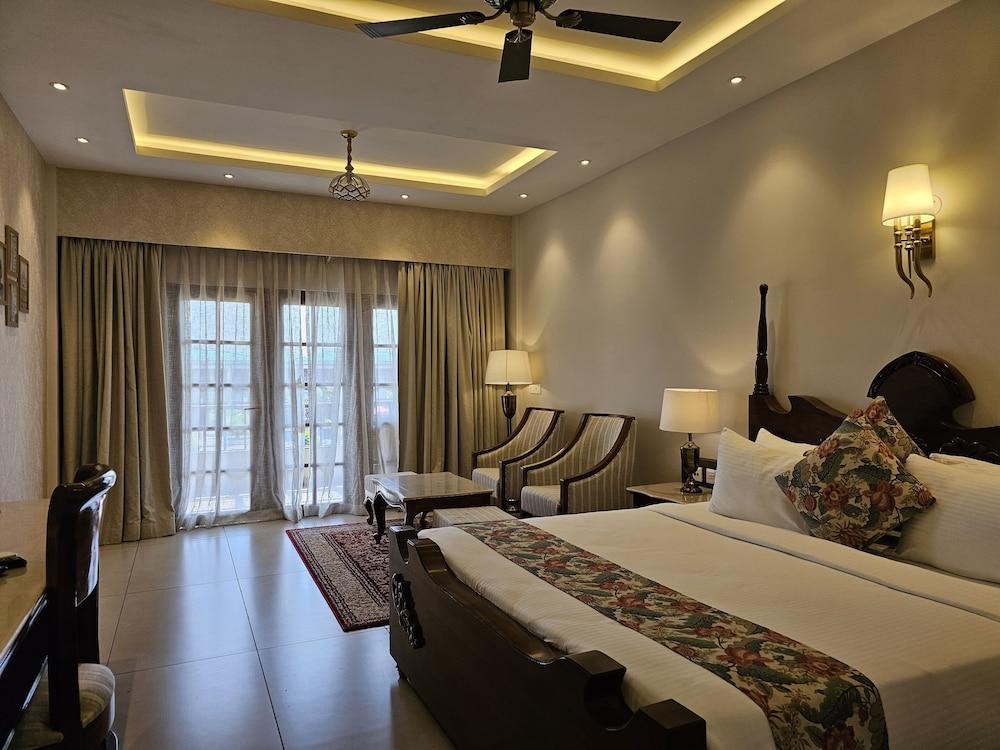 The creek boutique resort & spa