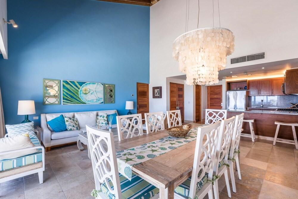 Beachfront w Jacuzzi Sotogrande at Cap Cana