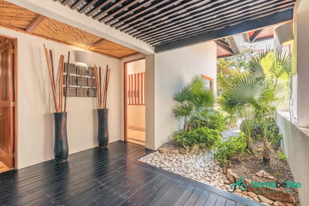 Tropical 3BR Villa at Green Village B87