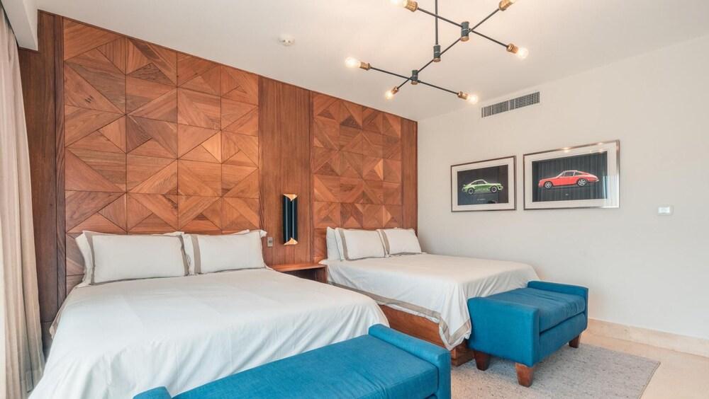 4 BR Penthouse at Aquamarina