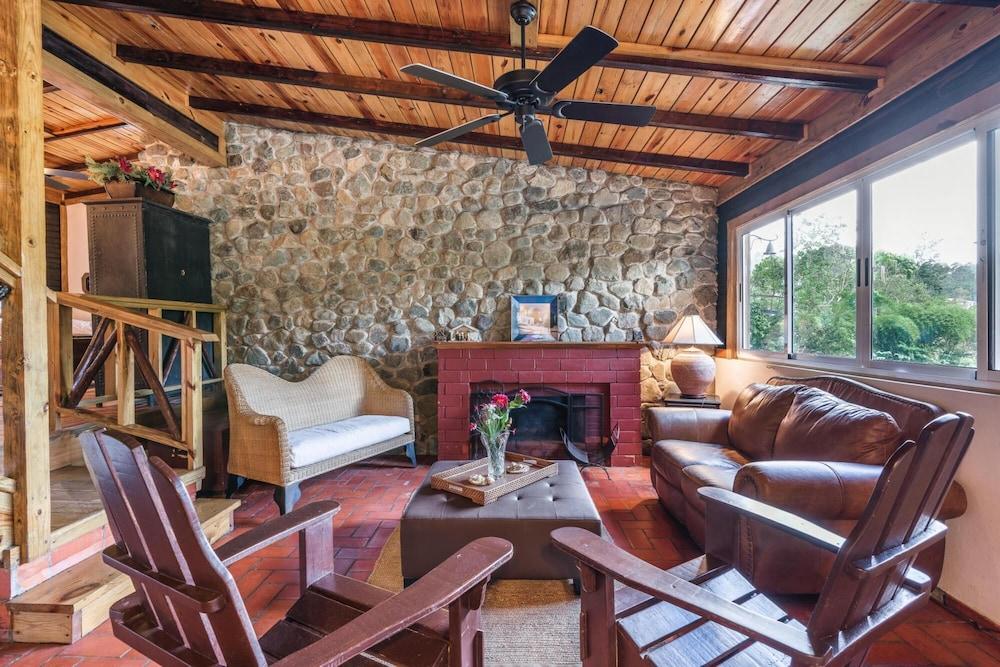 Splendid Arroyo Frio 4BR Villa