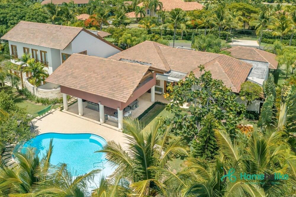 6 BR Villa At Arrecife Punta Cana