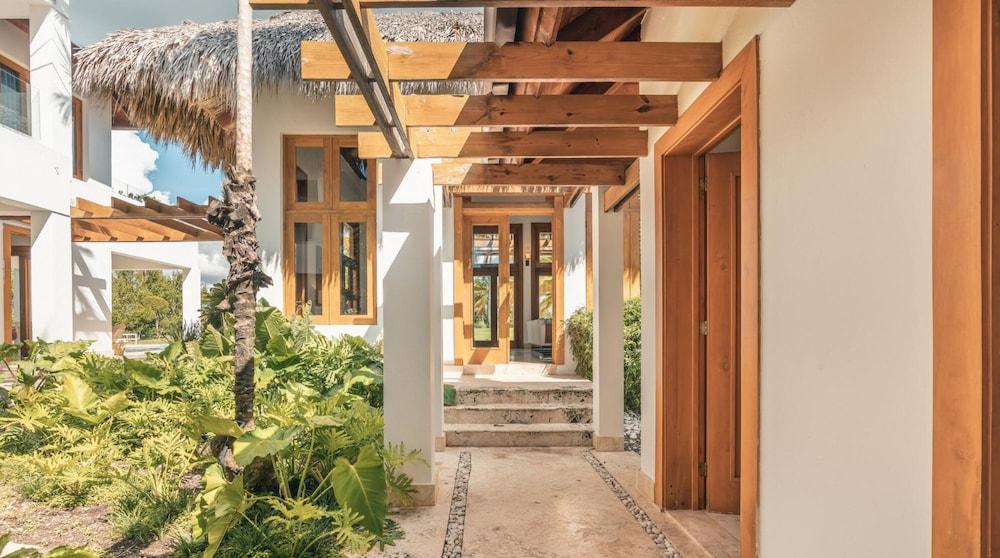 Tropical Villa With Maid and Butler in Cap Cana