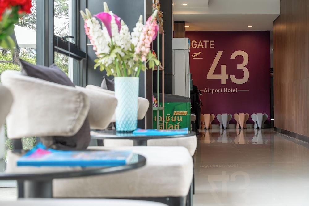 Gate43 Airport Hotel