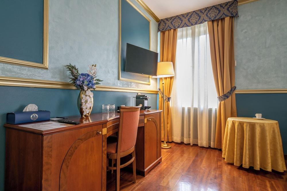 Hotel Kinsky Fountain