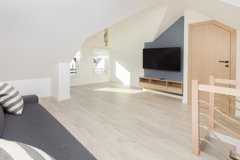 Dom Rajska by Renters