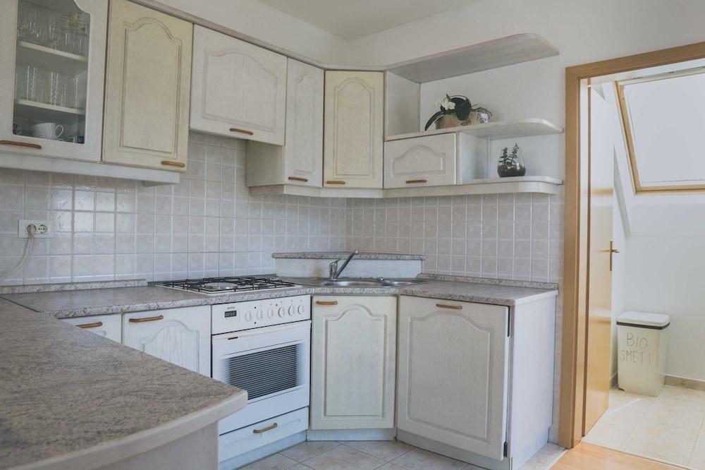 Apartment Amak With Free Onsite Parking