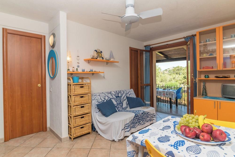 Casa Emozione With Shared Pool