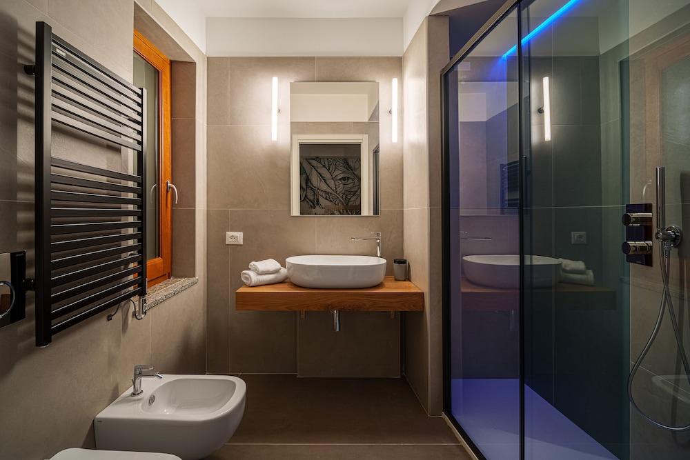 Urban Karalis by Accomodo