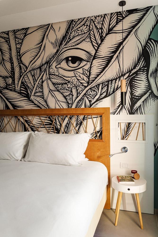 Urban Karalis by Accomodo