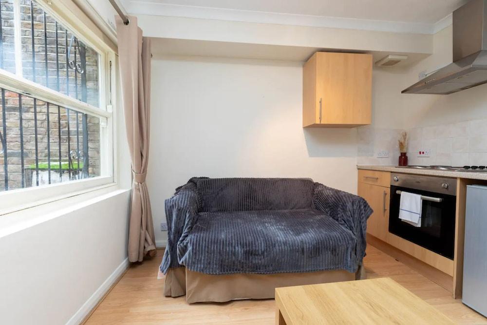 Central Studio Apartment in Chelsea