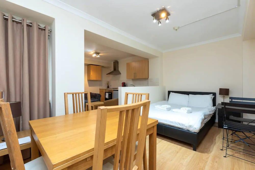 Central Studio Apartment in Chelsea