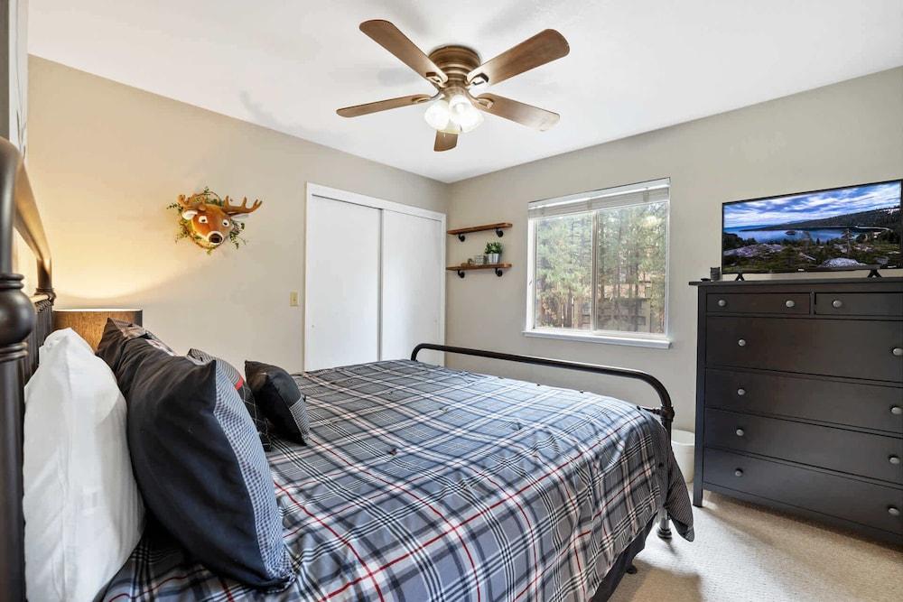 Family Fun Getaway - 3 Story Condo