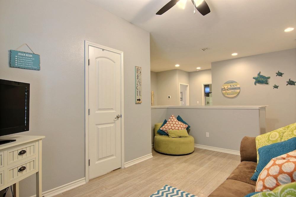 Surfin' Seahorse by Silver Sands Vacation Rentals