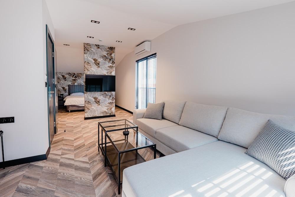 Angelo Coffee Suites