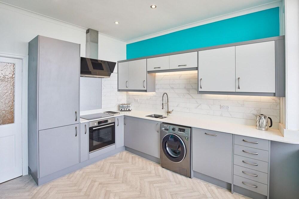 Host Stay 4 Metropole Towers