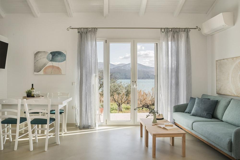 Apollonides Seafront Villa 1 “Aoede”