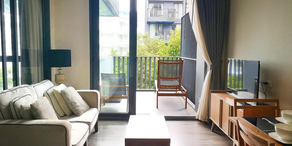 Pool View 2 Brs, Walk To Patong Beach