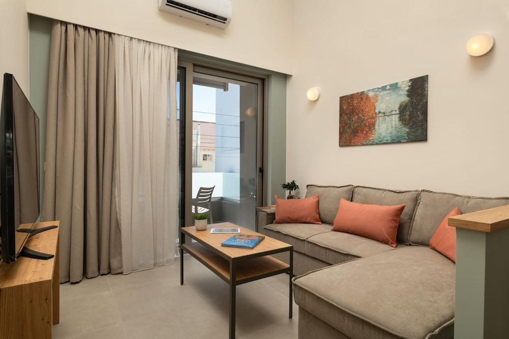 Dimitra Central Apts