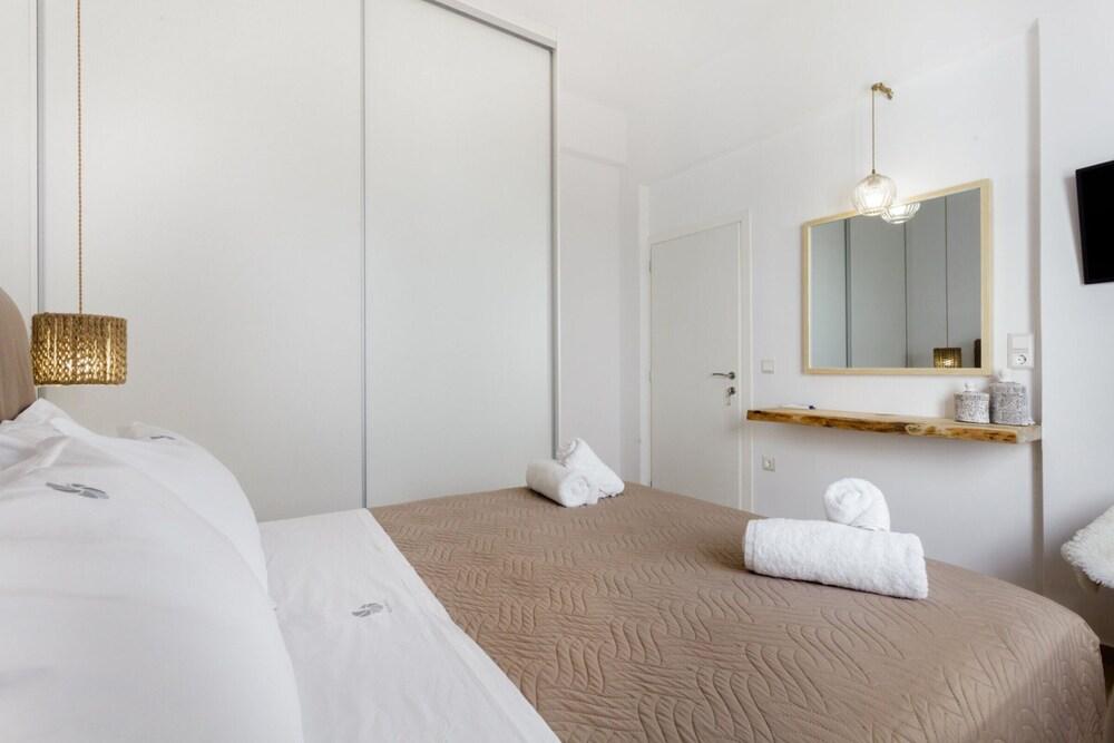 Seashell an Elegant Seafront Villa