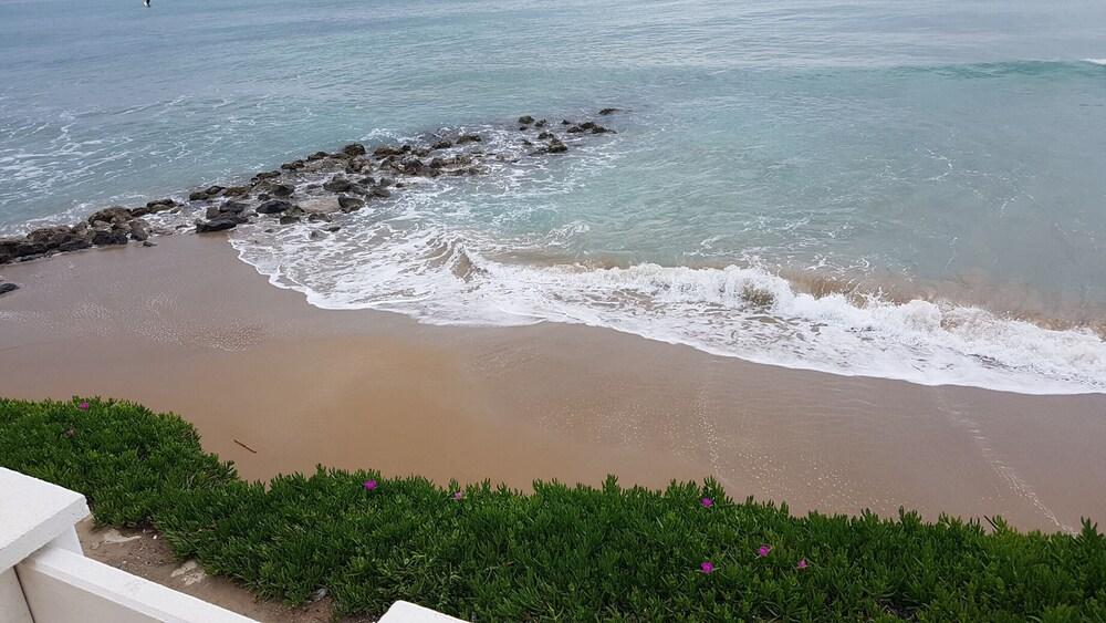 Pebble a Luxury Suite by the Sea