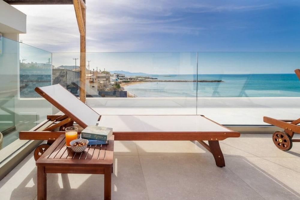 Wave an Idyllic Seafront Suite