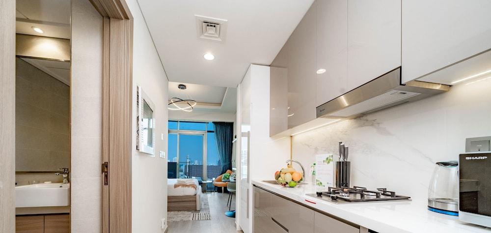 KOHH – Studio in Farhad Azizi