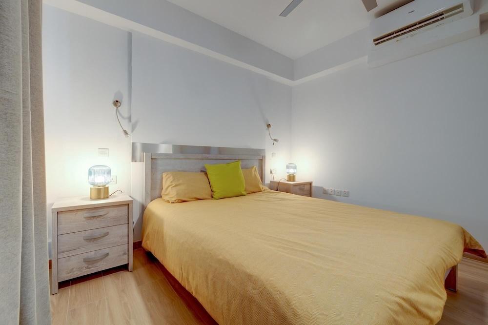 Modern Apartment Close to Amenities