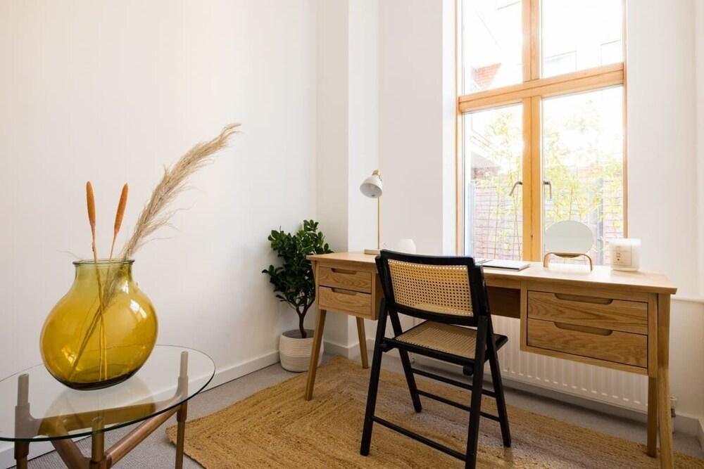 The Clapham - Captivating 2bdr With Garden & Parking