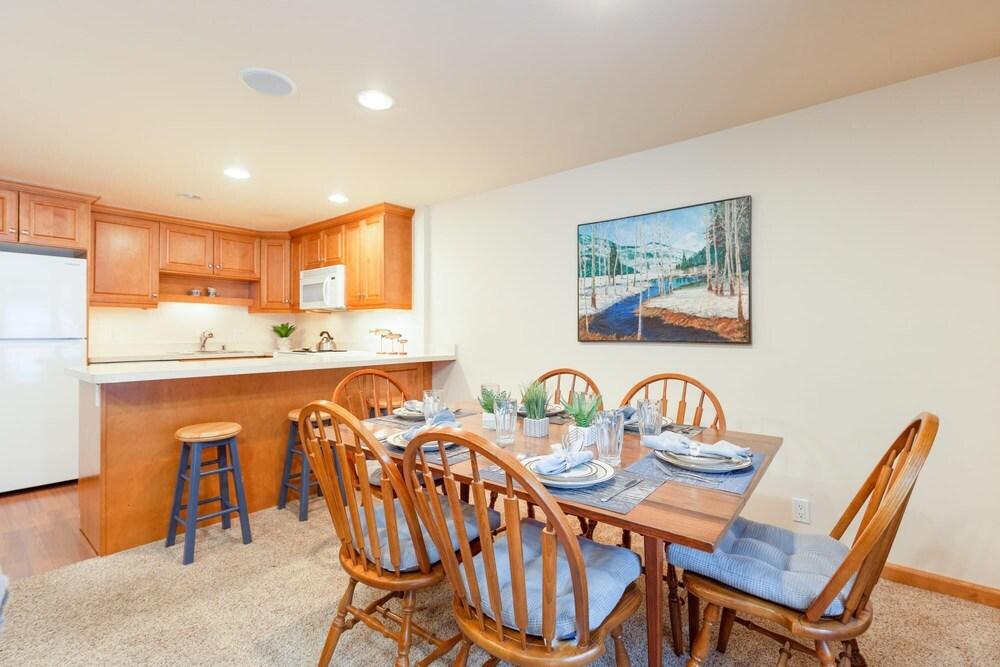 Everything You Need - 2BR Steps To Gondola