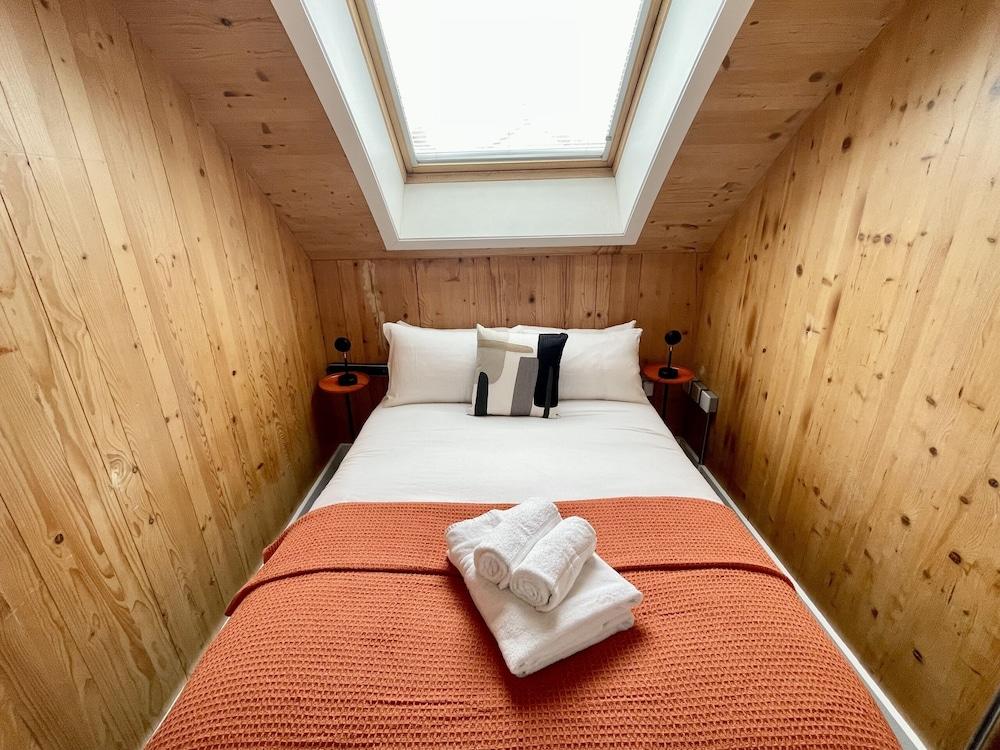 Stunning 2 Bed Eco-build in Central Bristol