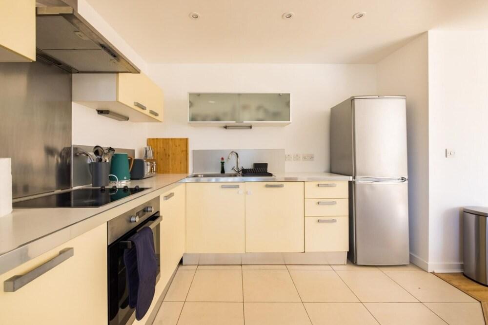 The London Loft - Glamorous 2bdr Flat With Parking