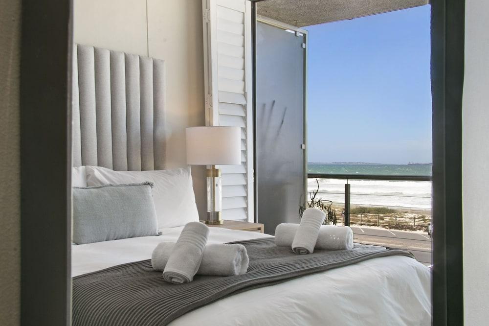 SeaCrest B102 by HostAgents