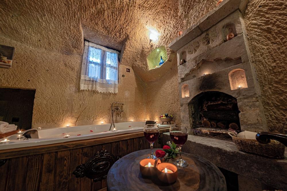 Shiraz Cave Cappadocia