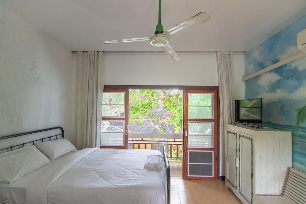 Hydronauts Diving Resort