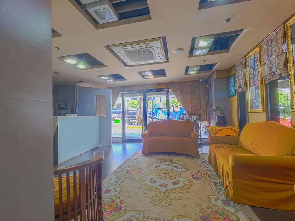 Capital O 907 Ceo Flats