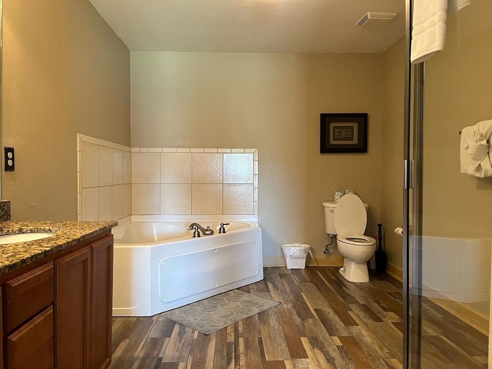 MVC - Unit 3303 in Pigeon Forge