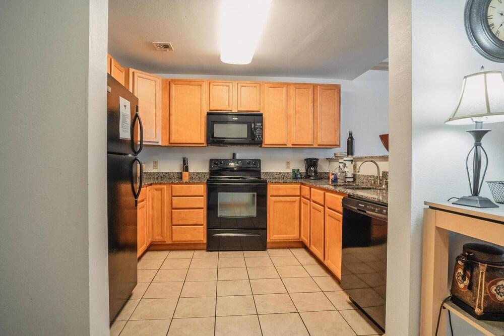 MVC - Unit 1402 in Pigeon Forge