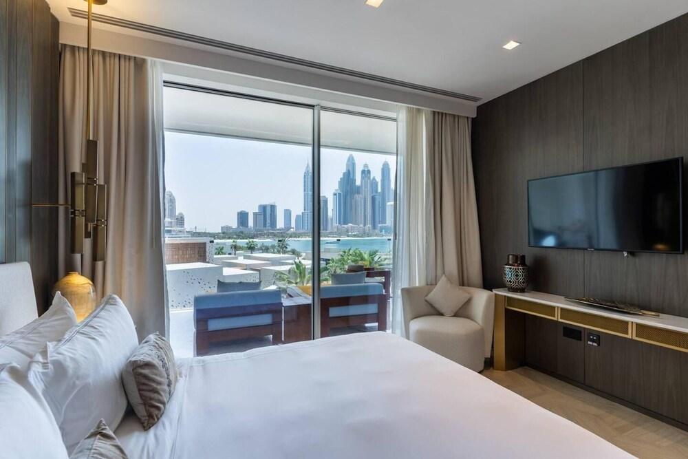 Five Palm Jumeirah Luxurious 2bdr Stunning Views