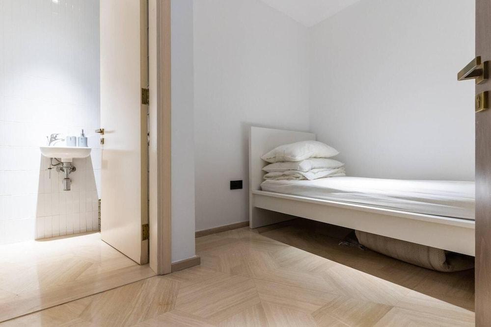 Five Palm Jumeirah Luxurious 2bdr Stunning Views