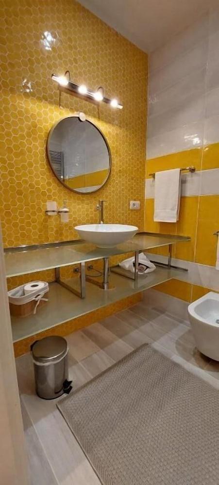 Rosetta Burger Queen