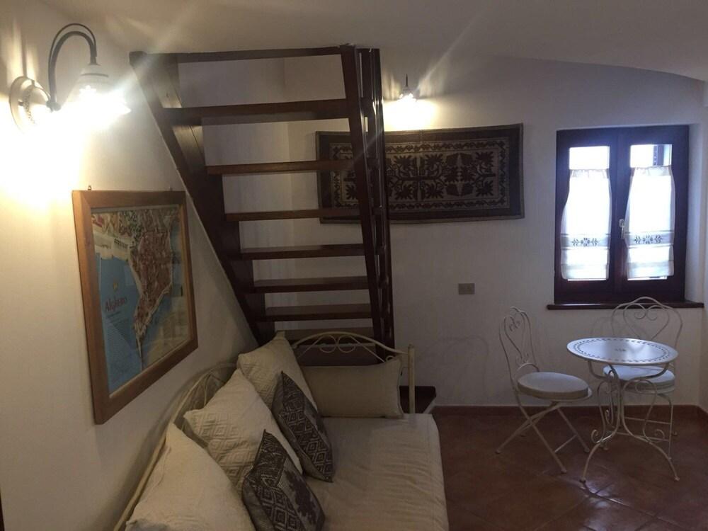 Studio Apartment in the Old Town Donzella