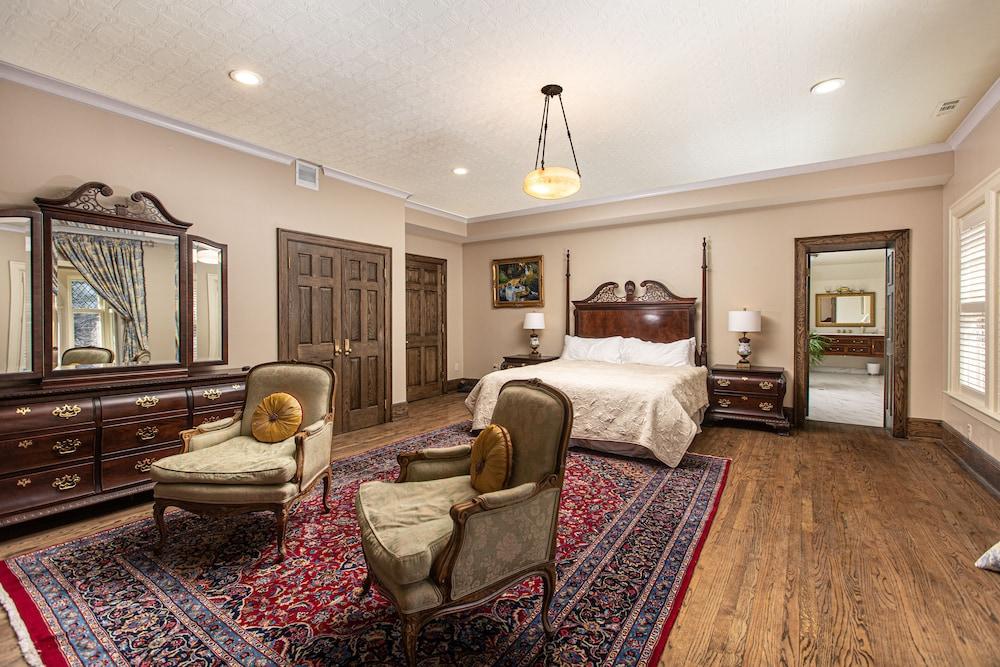 Frederick Stearns House Historic Inn