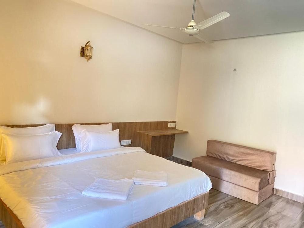 Gir Night Resort By Royal Collection