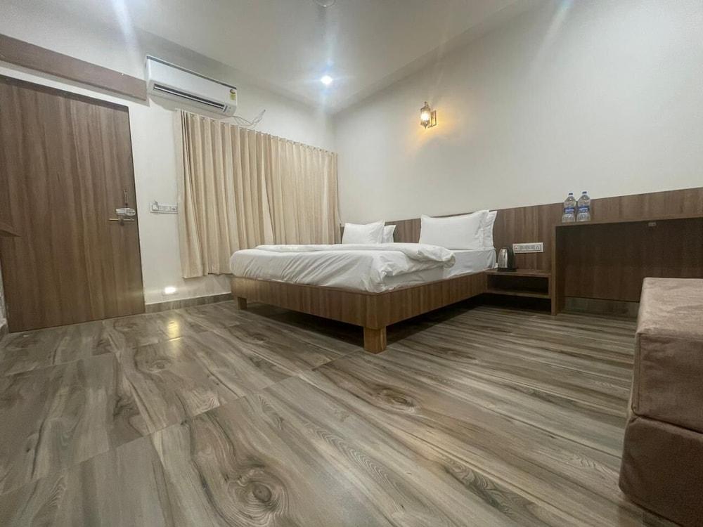 Gir Night Resort By Royal Collection