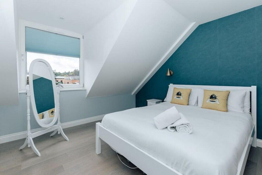 The Duke - One Parking Space