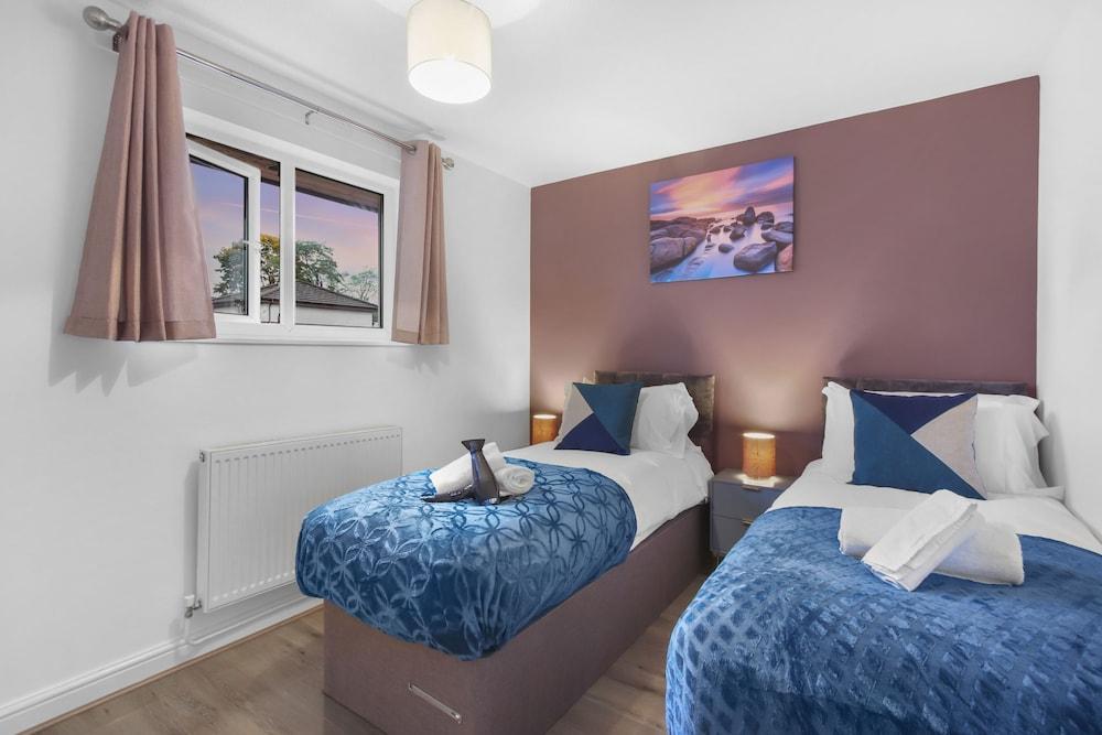 Inviting 2-bed House in Milton Keynes - Netflix