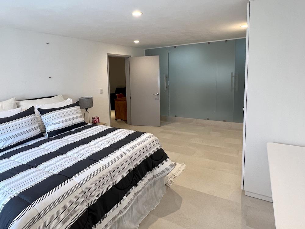 El Ponto, Luxury 2 Floor Suit/Loft