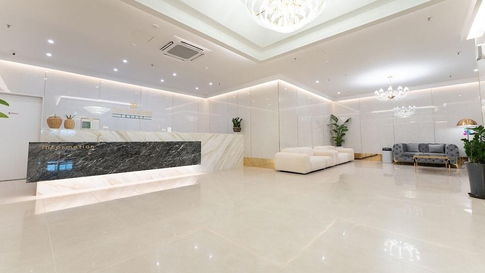 Den Basta Forest Hotel